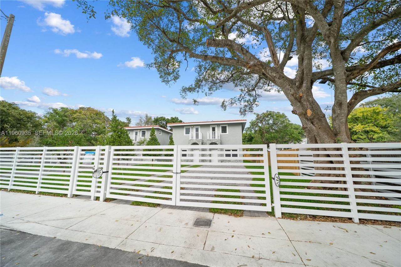 529 NW 56th St , Miami, FL 33127 Photo