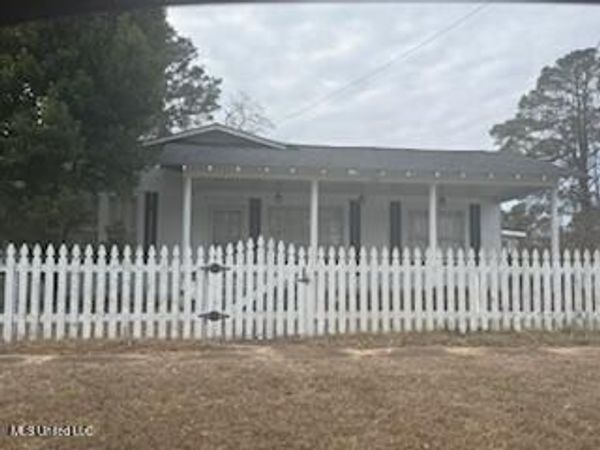 206 S Monroe Street, Calhoun City, MS 38916