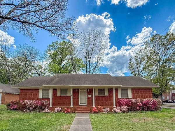 203 Pine Bluff Street, Malvern, AR 72104
