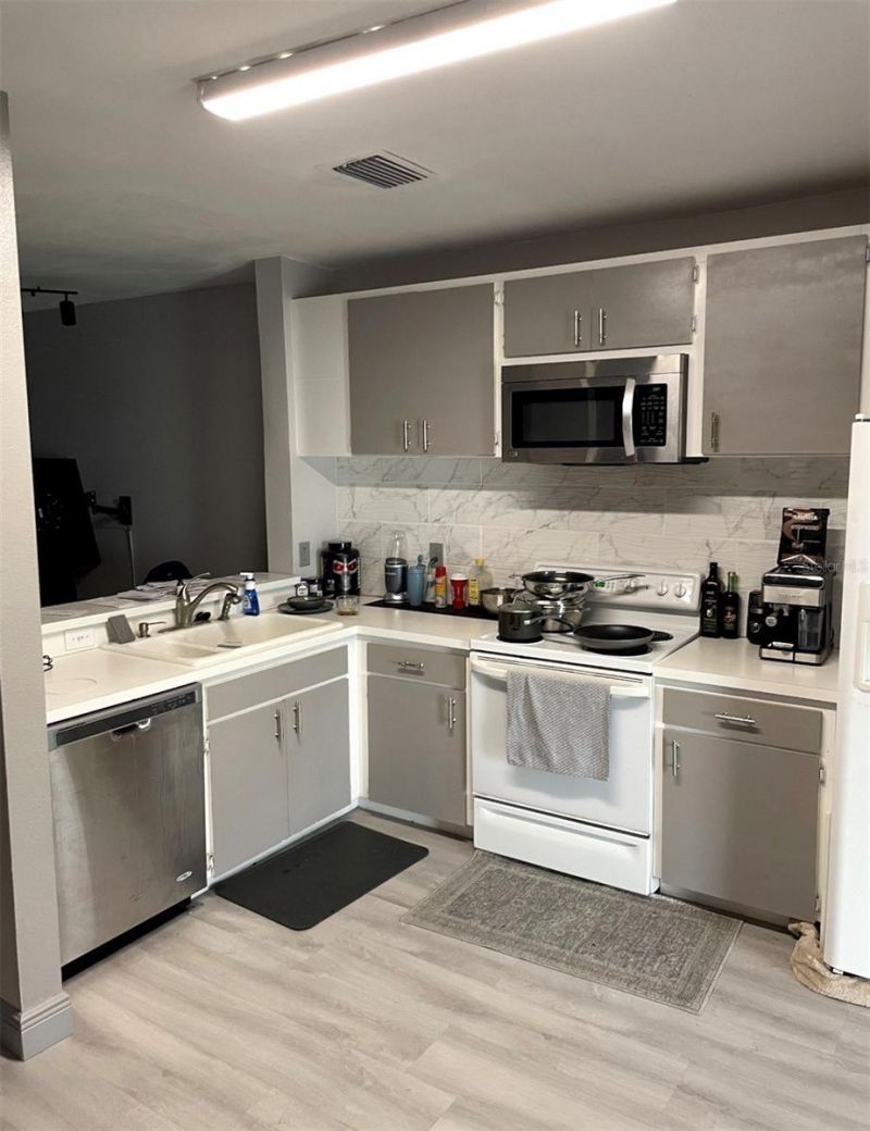 6210 Bayside Key Drive, Tampa, FL 33615 Photo