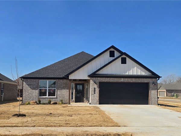 2308 N Zane Street , Siloam Springs, AR 72761