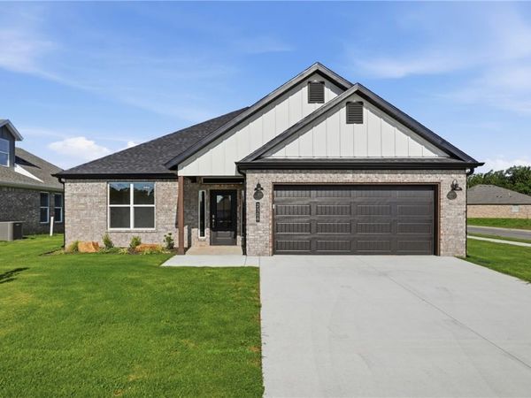 2308 N Zane Street, Siloam Springs, AR 72761
