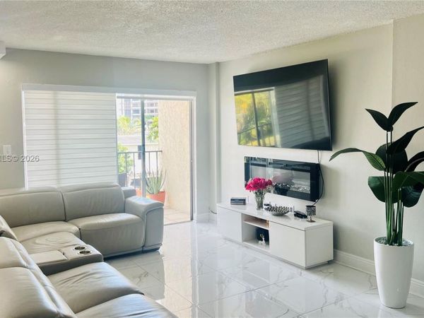 14250 SW 62nd St, Unit 319, Miami, FL 33183
