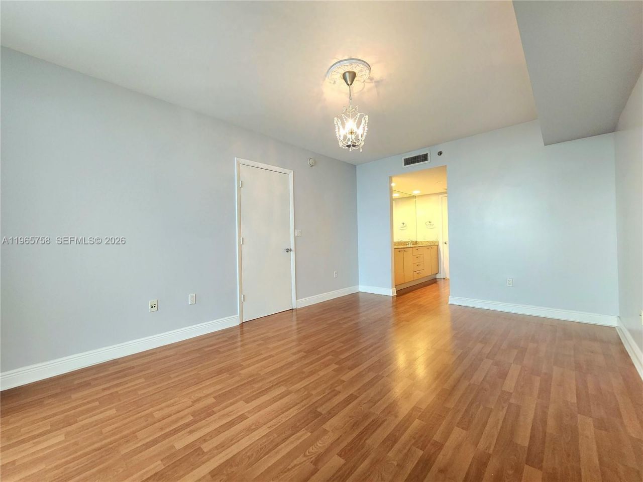 1800 S Ocean Dr, Unit 2406, Hallandale Beach, FL 33009 Photo