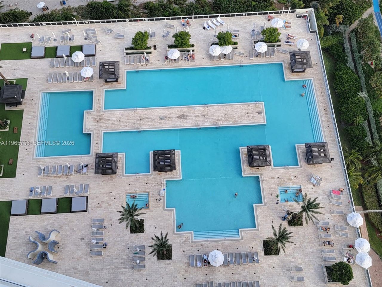 1800 S Ocean Dr, Unit 2406, Hallandale Beach, FL 33009 Photo