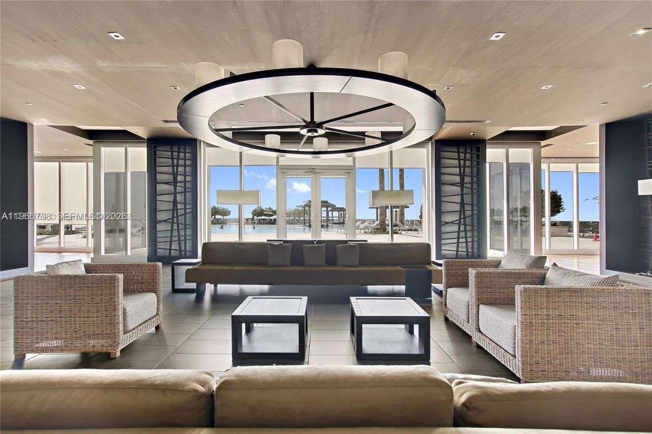 1800 S Ocean Dr, Unit 2406, Hallandale Beach, FL 33009 Photo