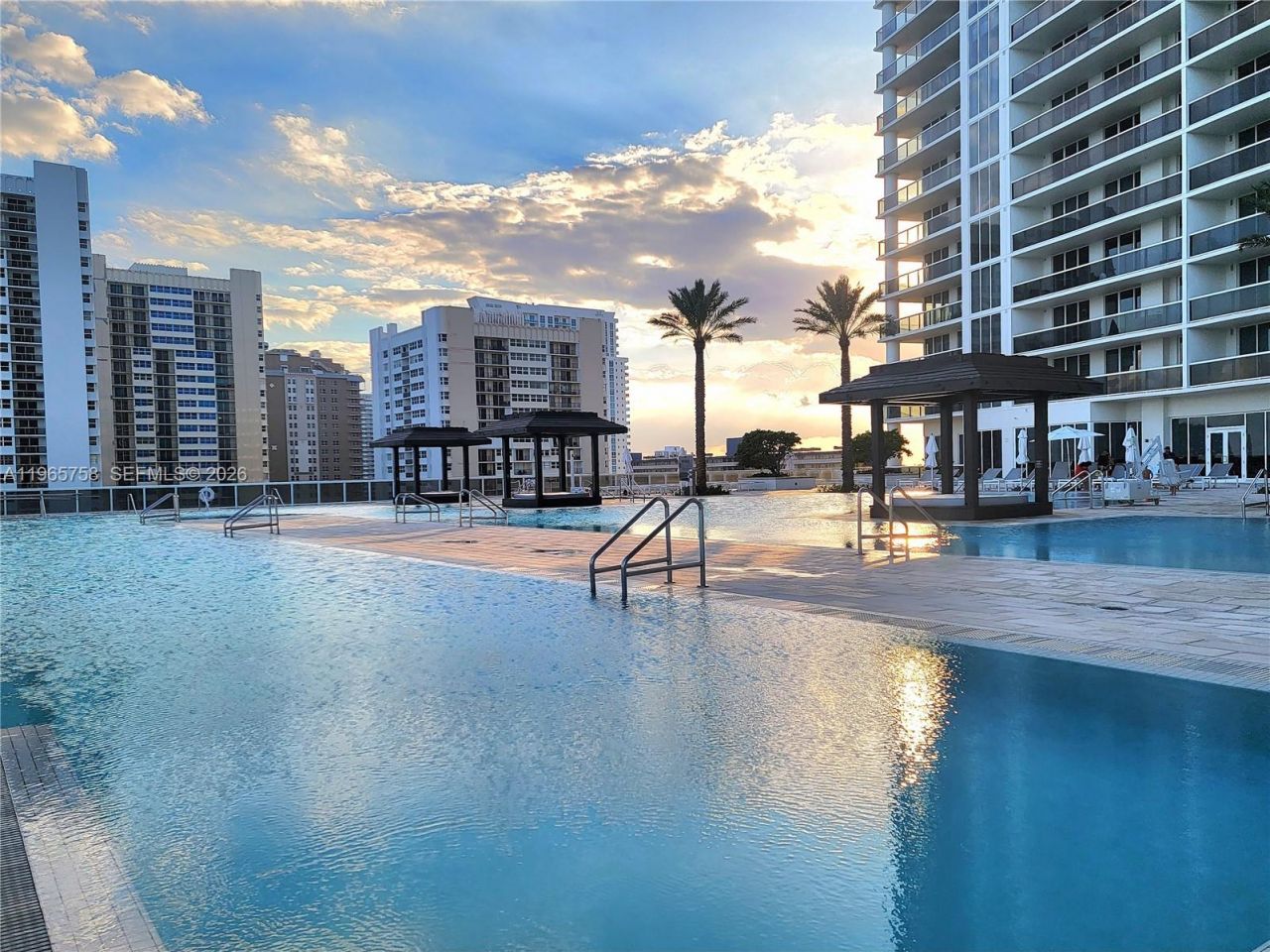 1800 S Ocean Dr, Unit 2406, Hallandale Beach, FL 33009 Photo