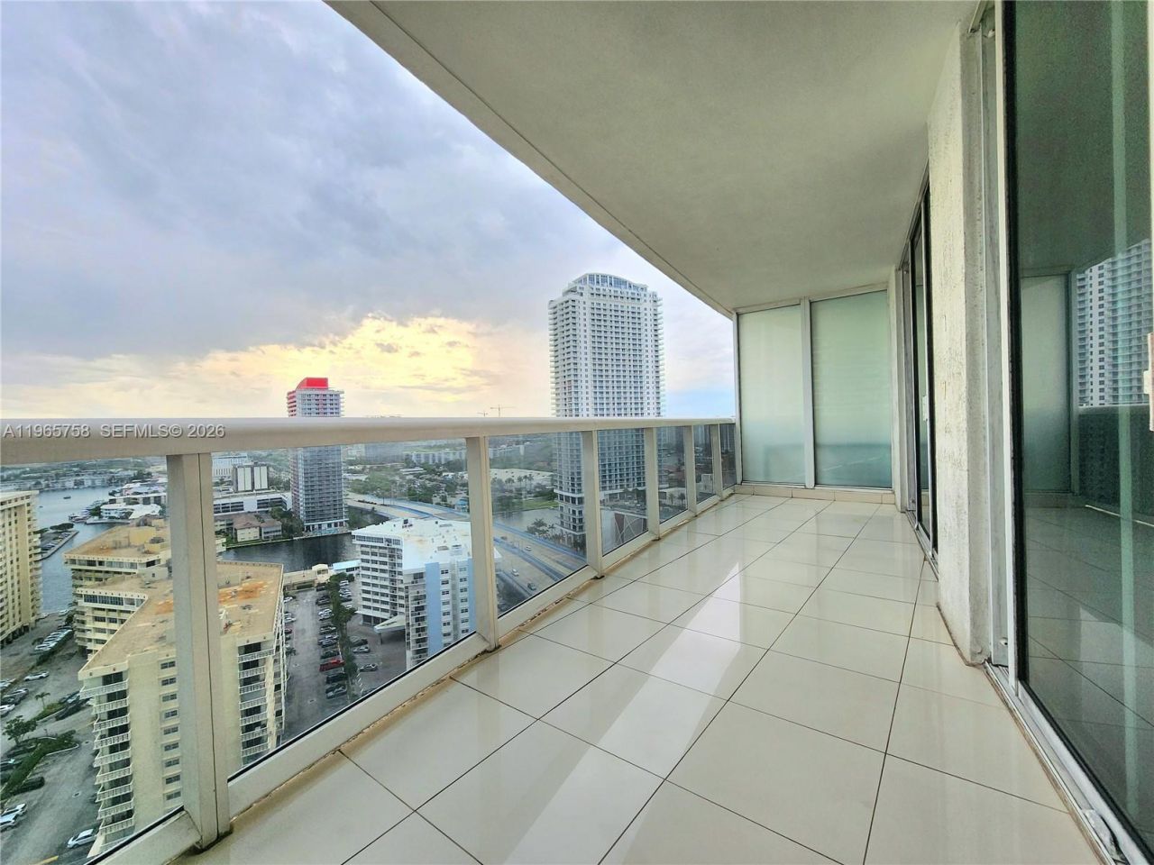 1800 S Ocean Dr, Unit 2406, Hallandale Beach, FL 33009 Photo