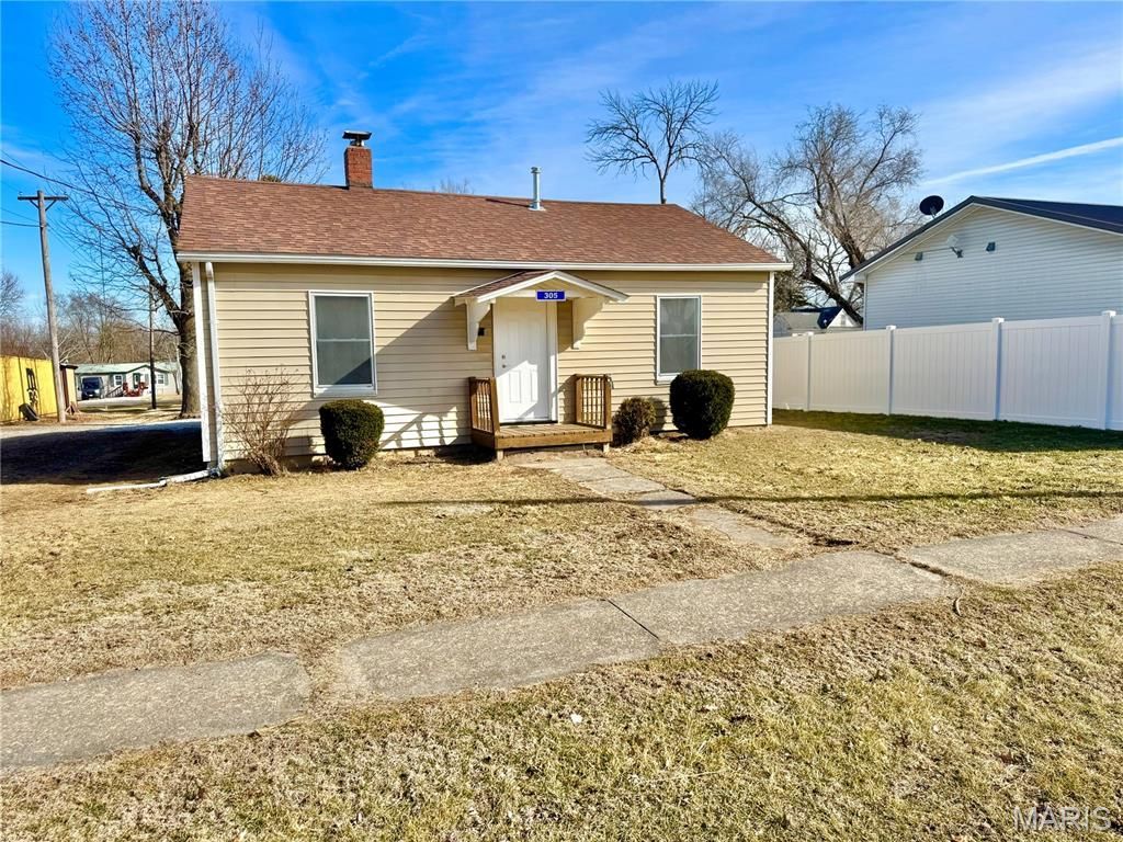 305 S Campbel Street, Edina, MO 63537 Main Photo