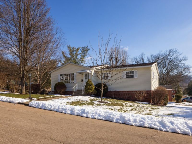 44 Strathmore Boulevard, Athens, OH 45701 Photo 2