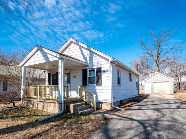 821 E WILSON Avenue, Peoria Heights, IL 61616