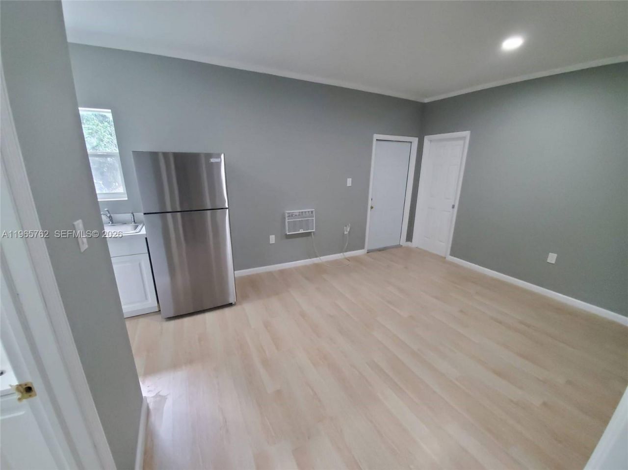 2425 NW 28th St, Miami, FL 33142 Photo