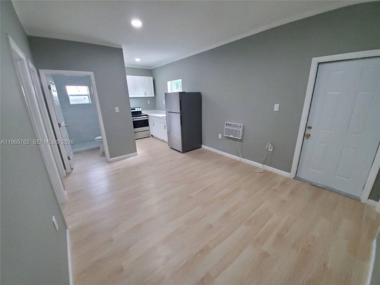 2425 NW 28th St, Miami, FL 33142 Photo