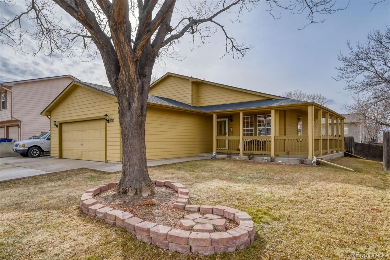 1055 Sunrise Circle, Dacono, CO 80514 Main Photo