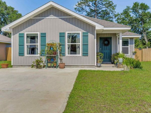 2568 Sutton Place Dr, Cantonment, FL 32533