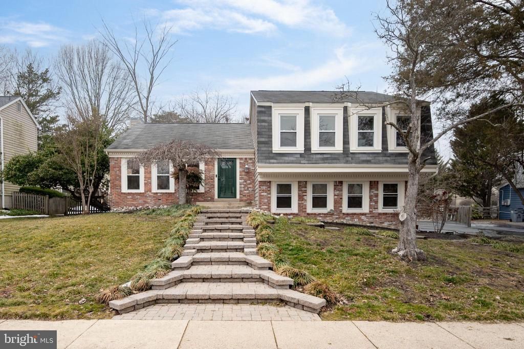 4346 Silas Hutchinson Drive, Chantilly, VA 20151 Main Photo