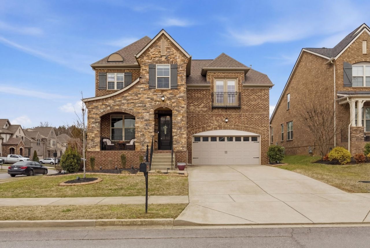 688 Fall Creek Cir, Goodlettsville, TN 37072 Main Photo