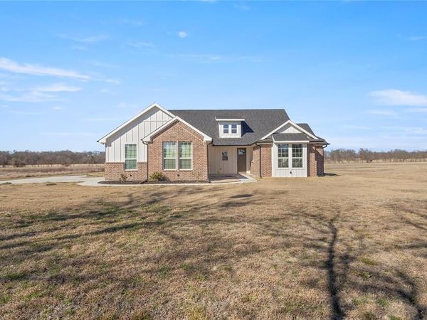 5172 Fm 1571, Lone Oak, TX 75453