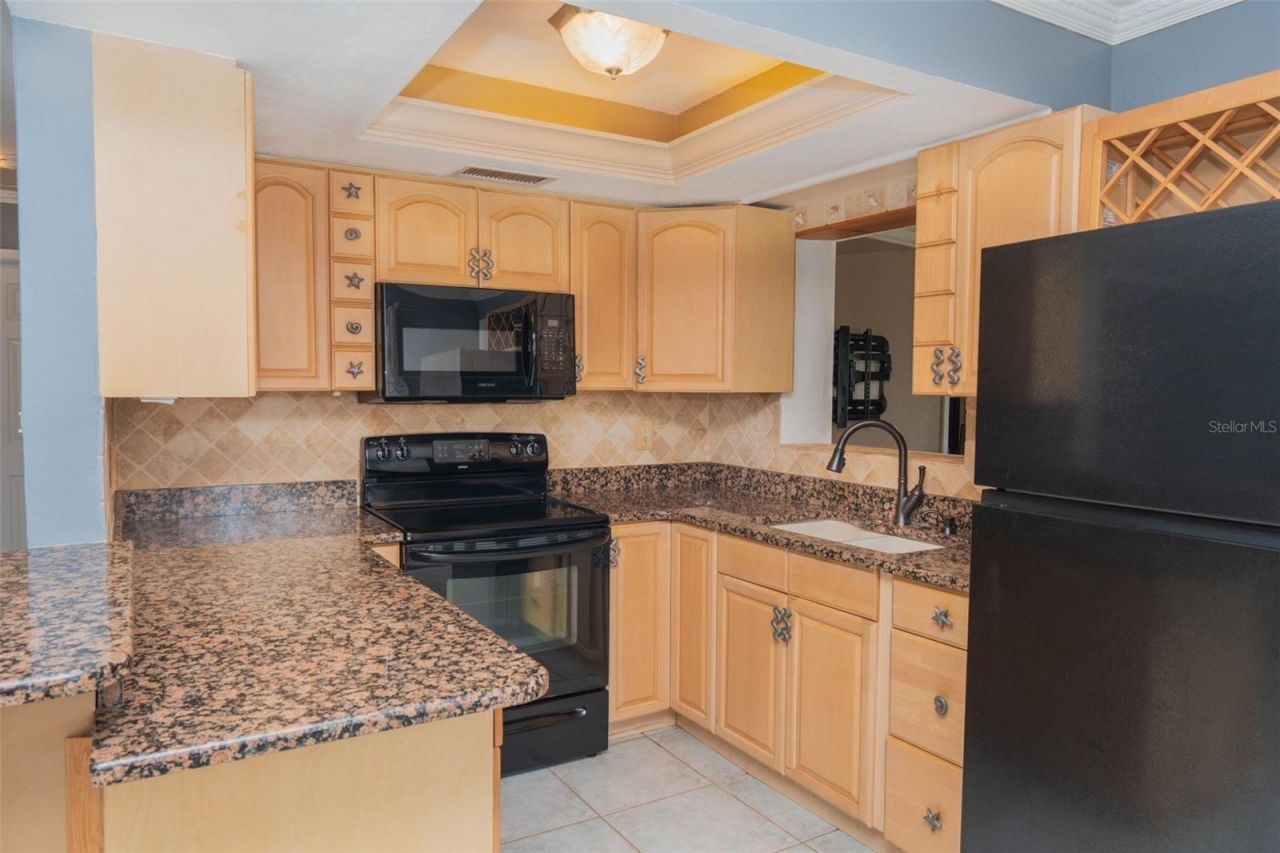 619 Garland Street N, Saint Petersburg, FL 33703 Photo