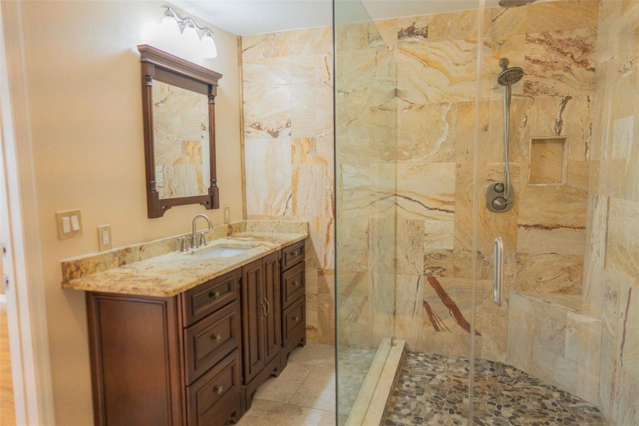 619 Garland Street N, Saint Petersburg, FL 33703 Photo