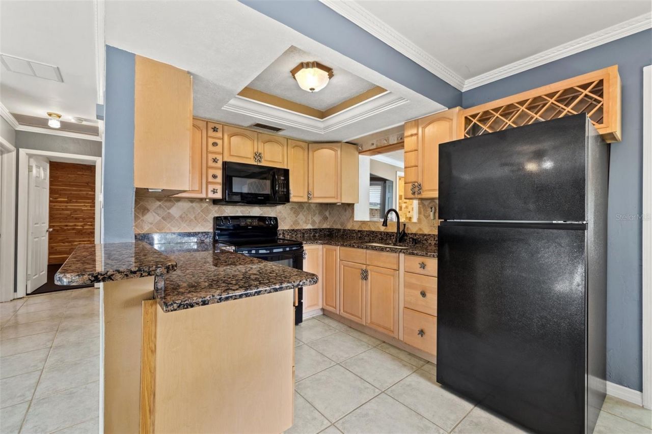 619 Garland Street N, Saint Petersburg, FL 33703 Photo