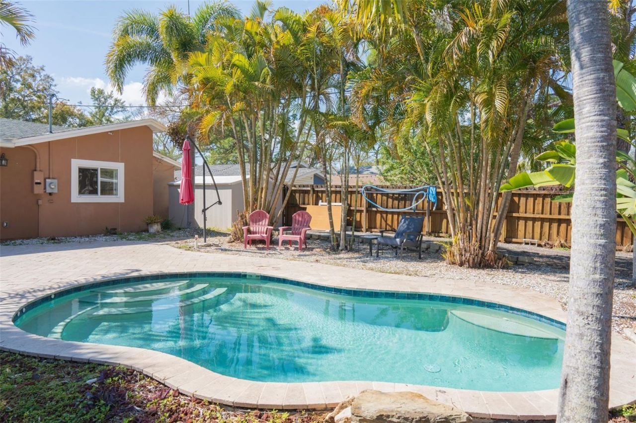 619 Garland Street N, Saint Petersburg, FL 33703 Photo