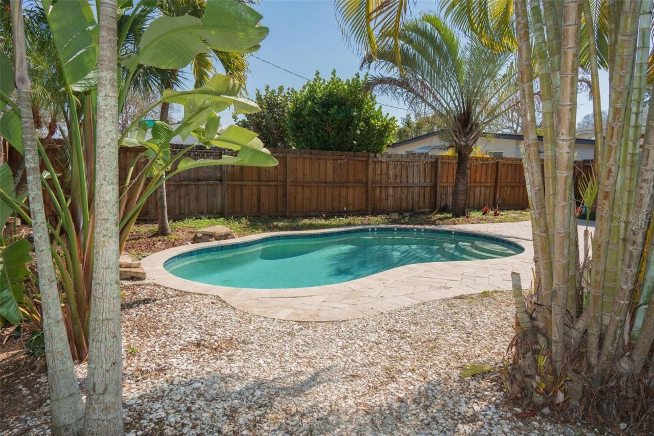 619 Garland Street N, Saint Petersburg, FL 33703 Photo