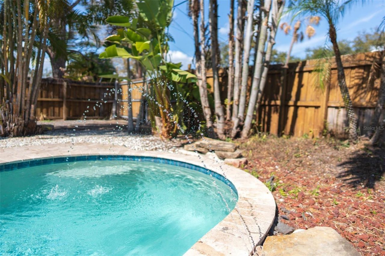 619 Garland Street N, Saint Petersburg, FL 33703 Photo