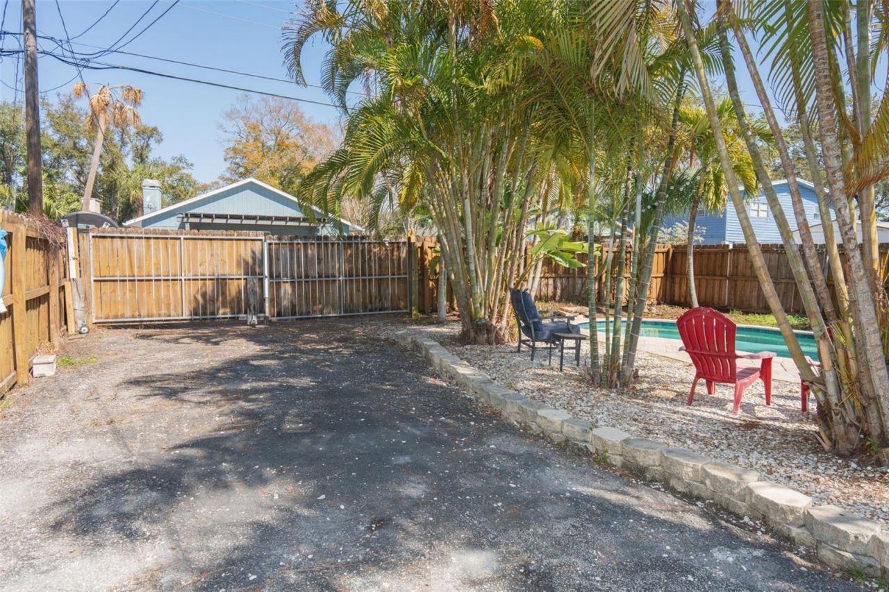 619 Garland Street N, Saint Petersburg, FL 33703 Photo