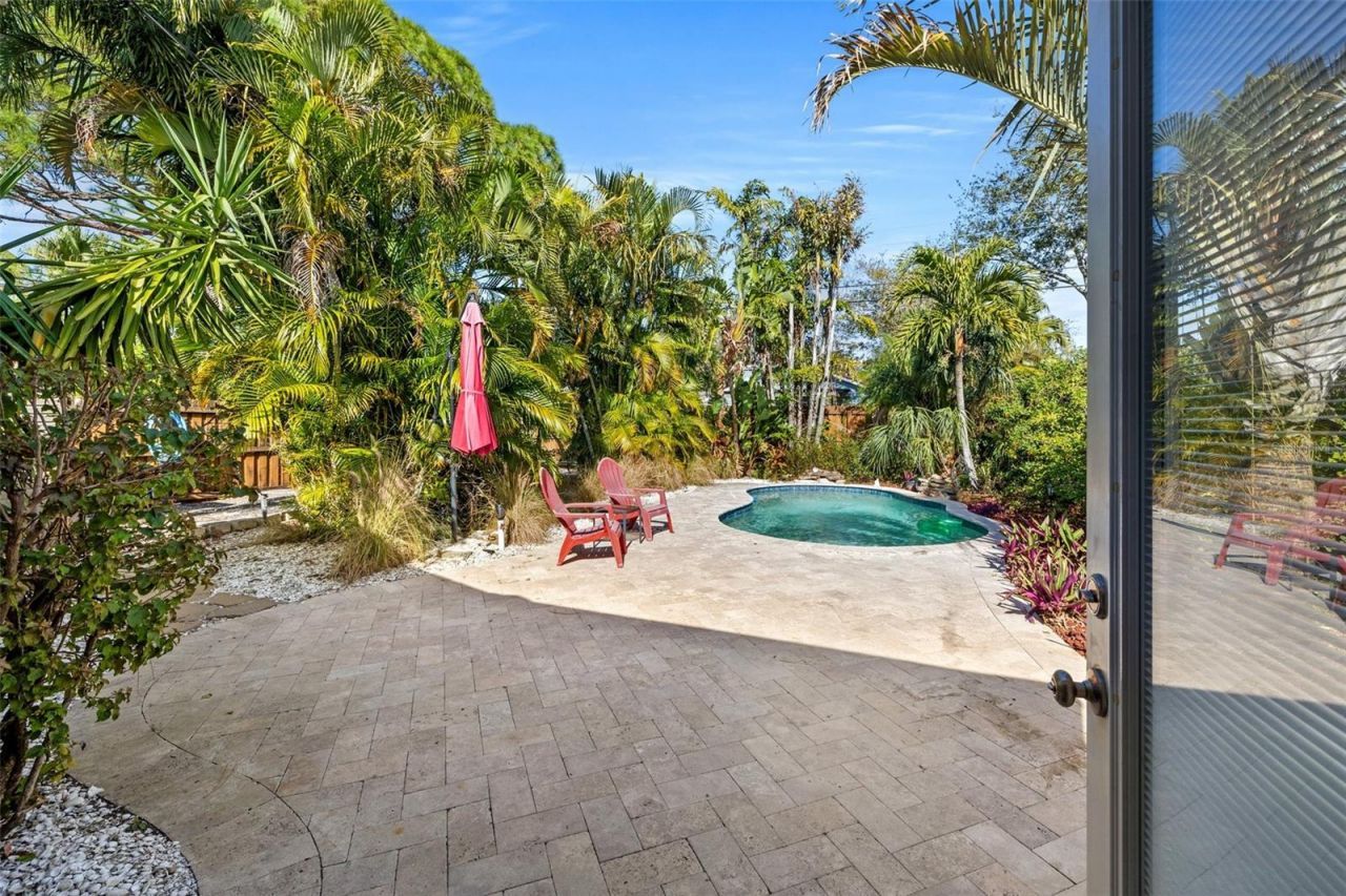 619 Garland Street N, Saint Petersburg, FL 33703 Photo