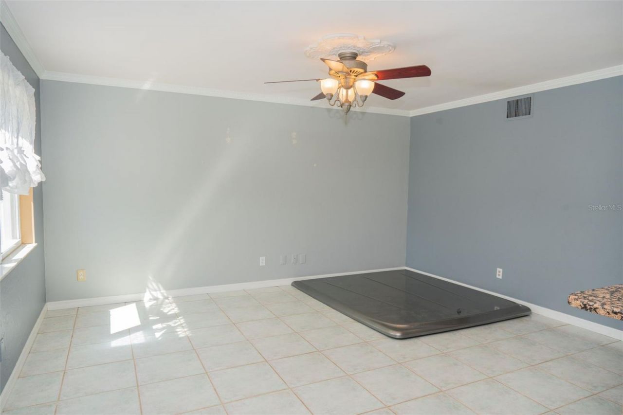 619 Garland Street N, Saint Petersburg, FL 33703 Photo