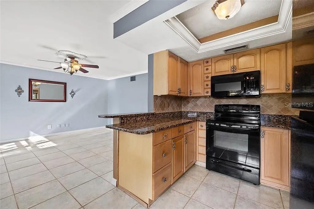 619 Garland Street N, Saint Petersburg, FL 33703 Photo