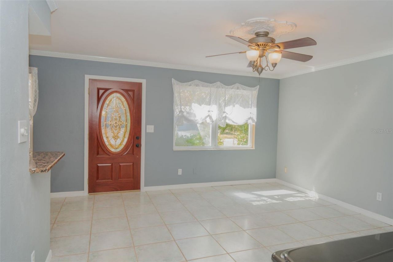 619 Garland Street N, Saint Petersburg, FL 33703 Photo