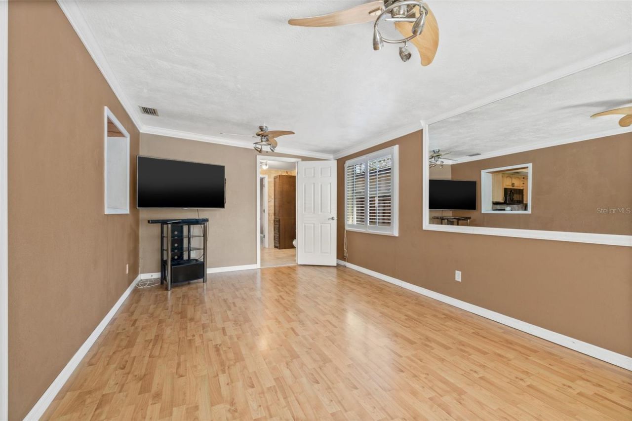 619 Garland Street N, Saint Petersburg, FL 33703 Photo