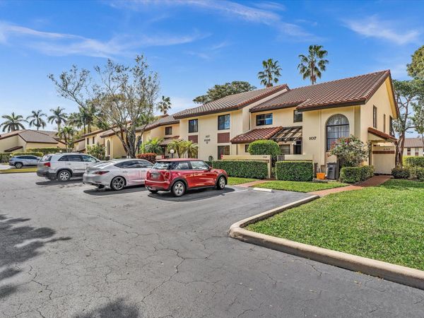 10215 N Circle Lake Drive, Unit 201, Boynton Beach, FL 33437