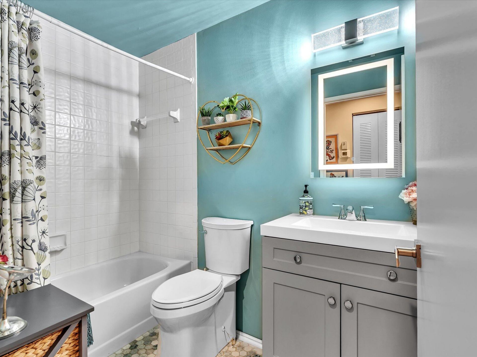 10215 N Circle Lake Drive, Unit 201, Boynton Beach, FL 33437 Photo