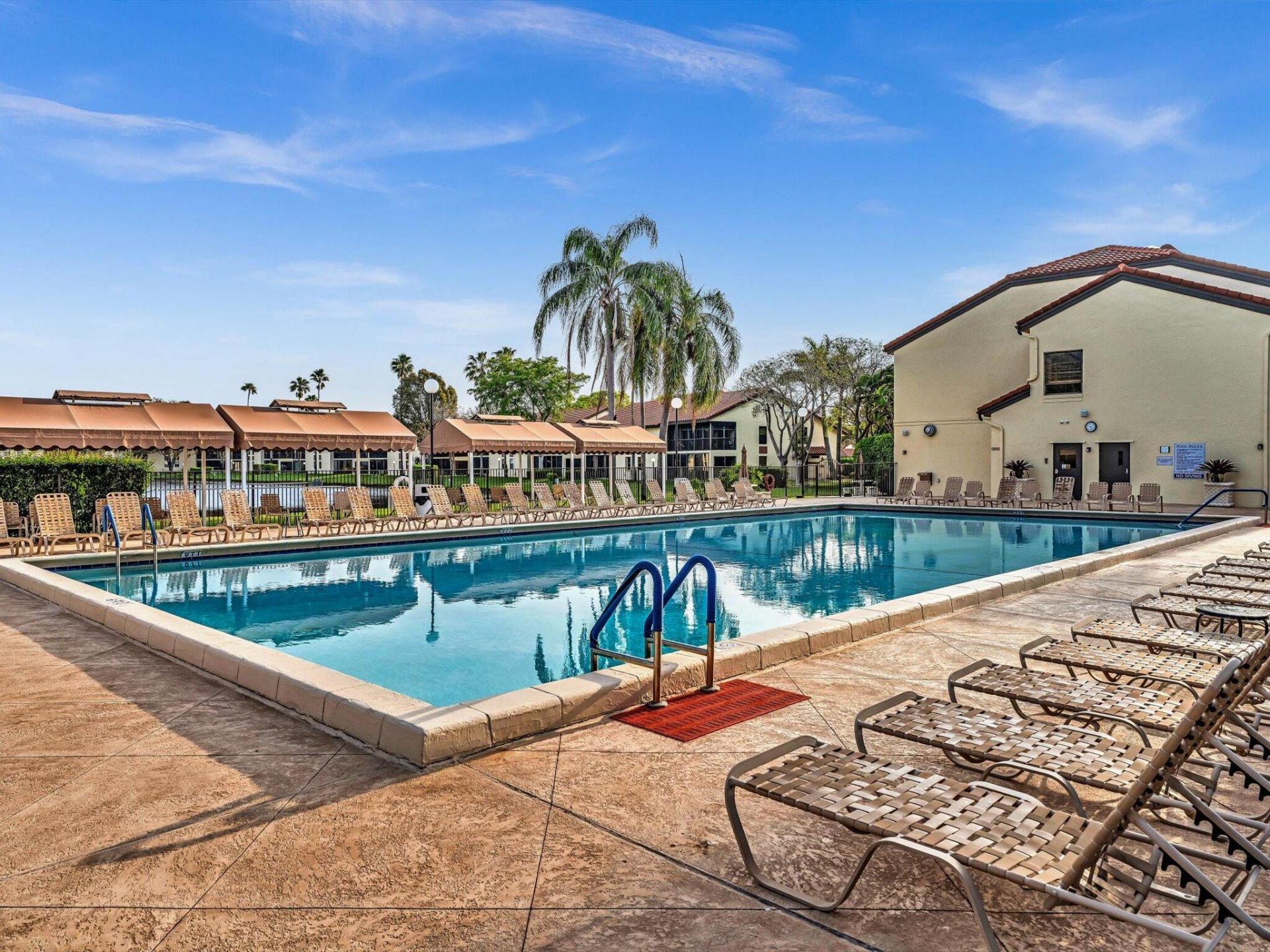 10215 N Circle Lake Drive, Unit 201, Boynton Beach, FL 33437 Photo