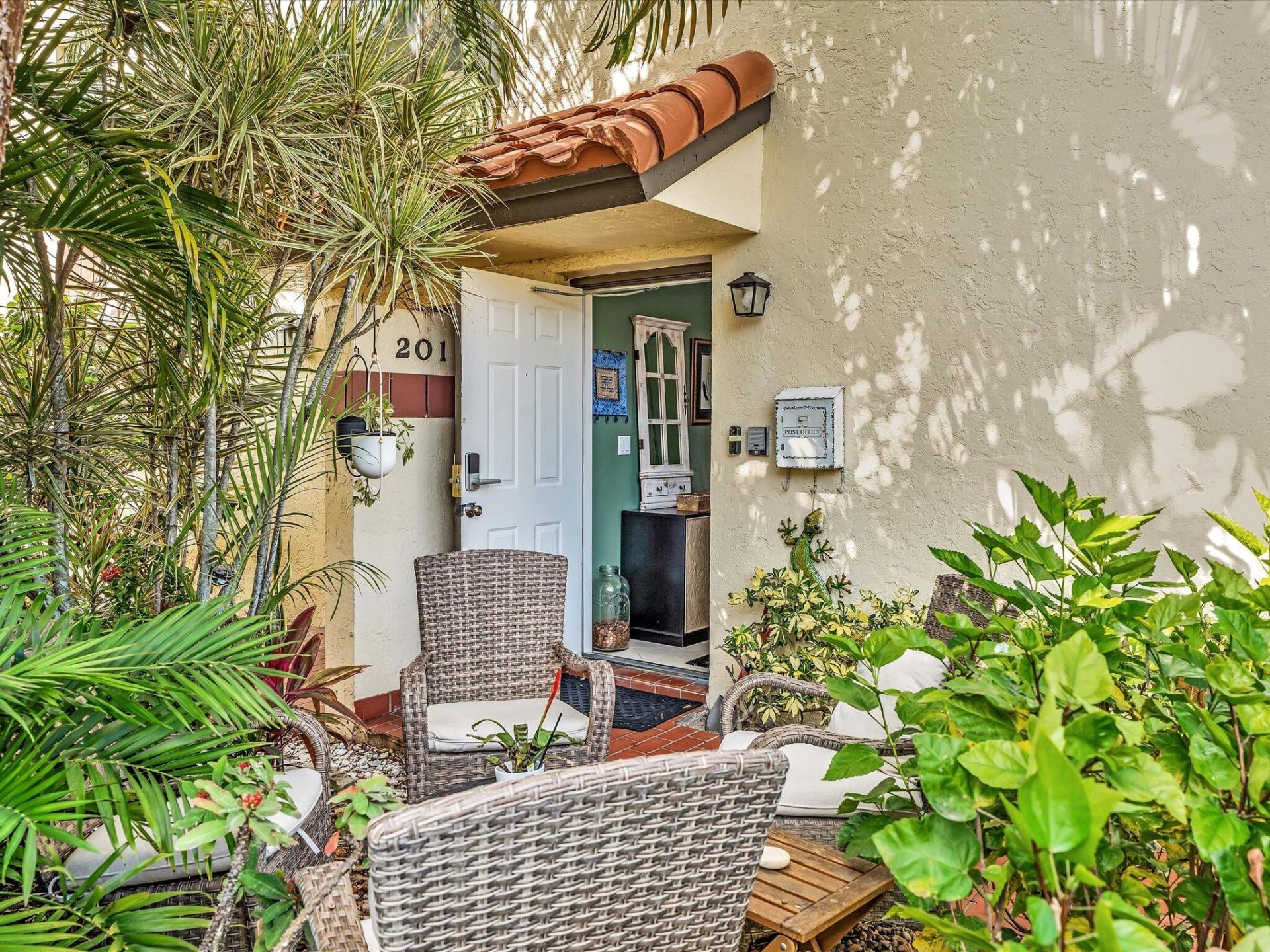 10215 N Circle Lake Drive, Unit 201, Boynton Beach, FL 33437 Photo