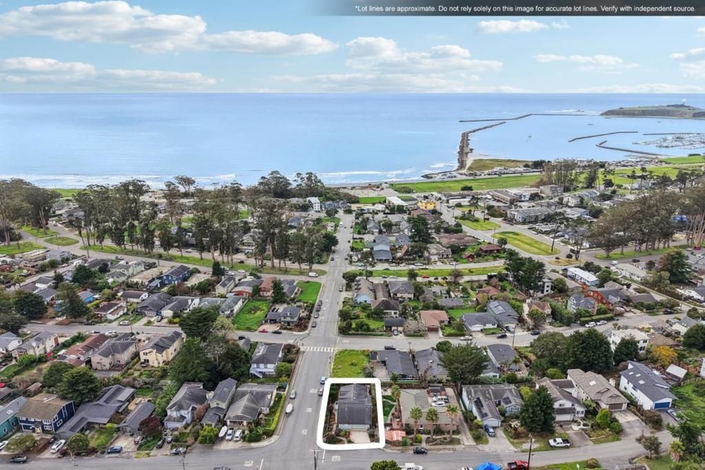 696 Francisco Street, El Granada, CA 94018 Main Photo