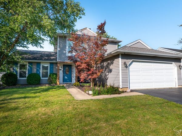 960 Mensching Road, Roselle, IL 60172