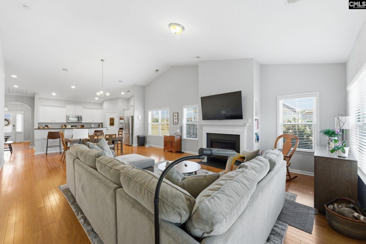 117 Bonhill Drive Photo 17