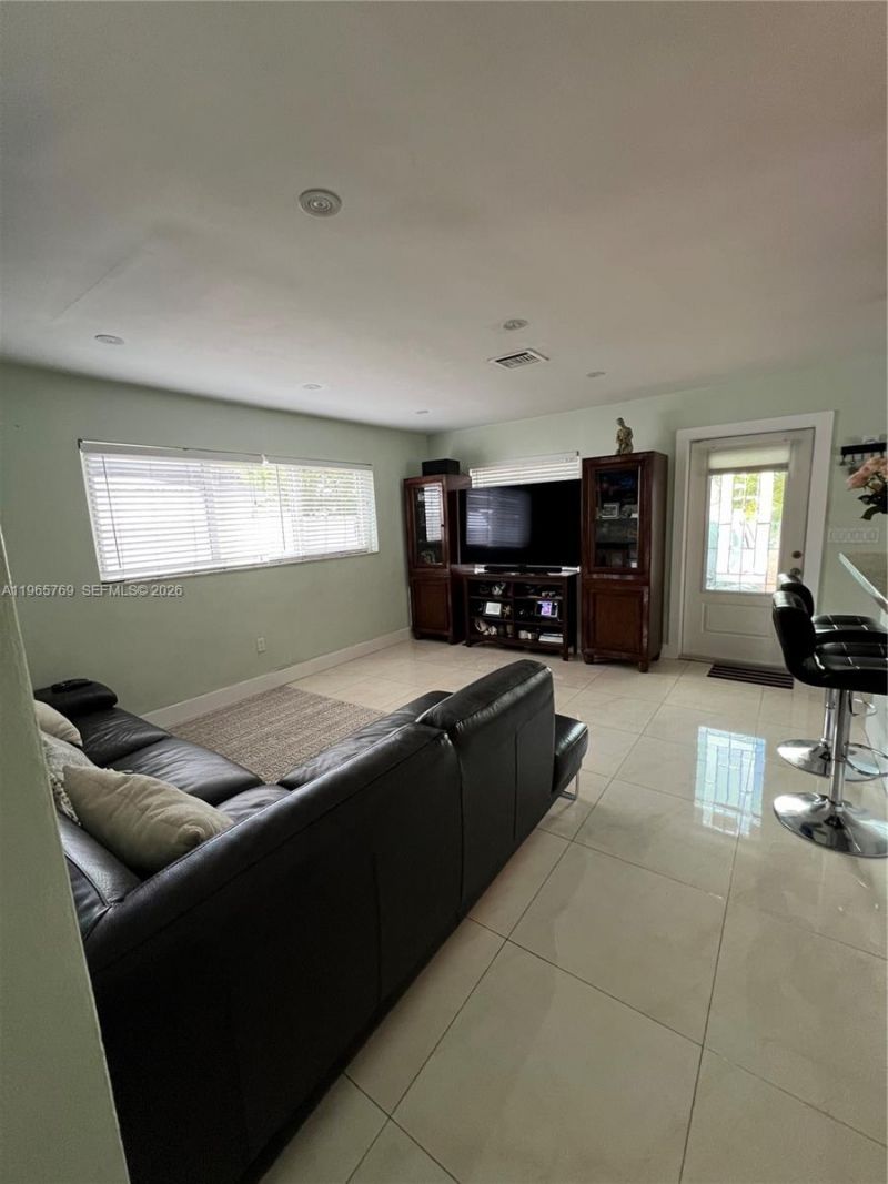 10382 SW 25th St , Miami, FL 33165 Photo