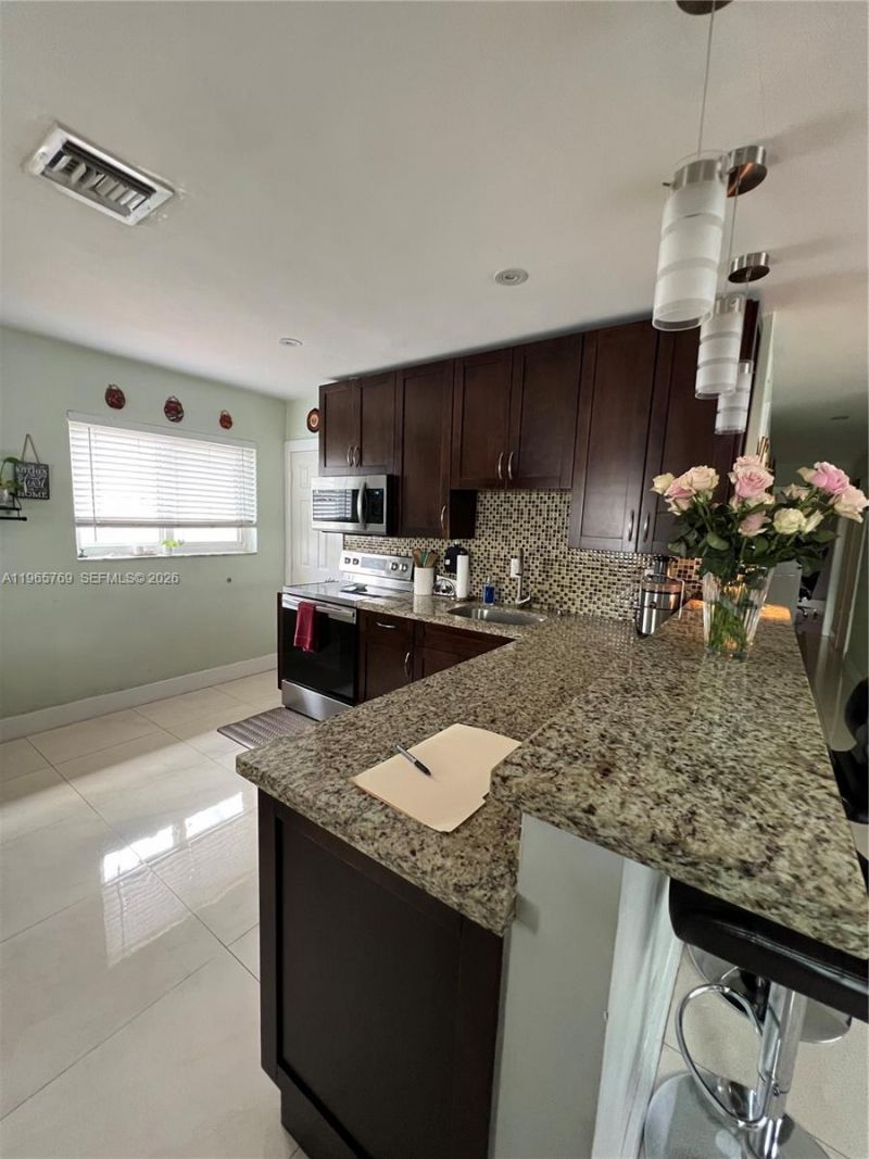 10382 SW 25th St , Miami, FL 33165 Photo