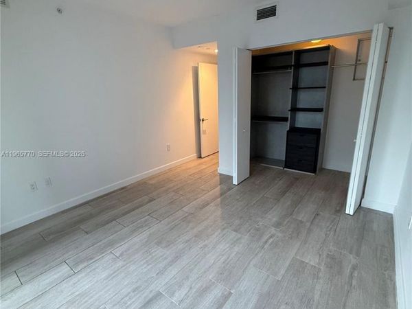 45 SW 9th St, Unit 1004, Miami, FL 33130