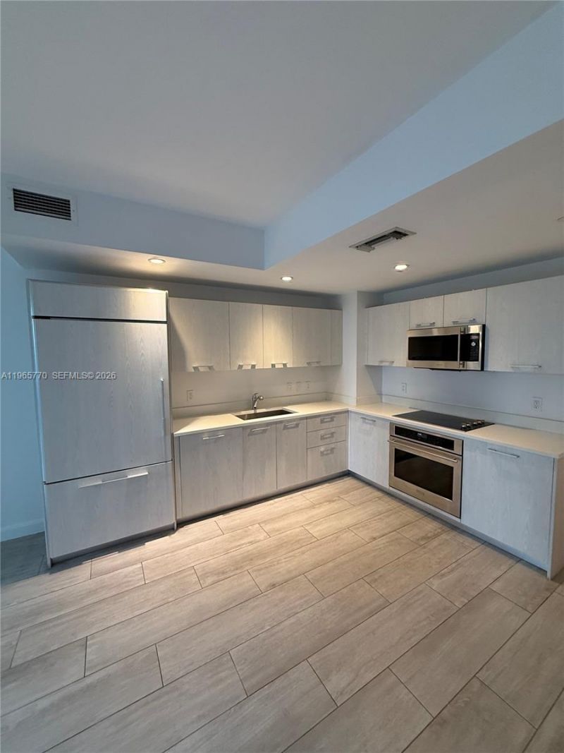 45 SW 9th St, Unit 1004, Miami, FL 33130 Photo