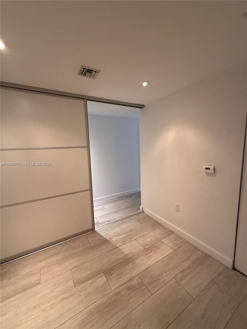 45 SW 9th St, Unit 1004, Miami, FL 33130 Photo