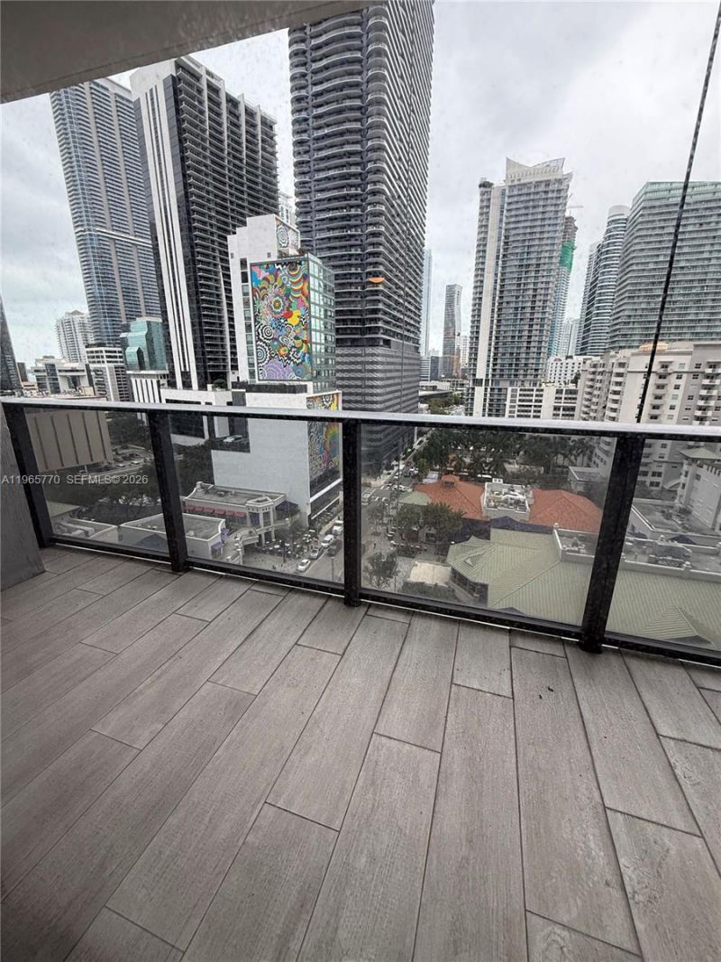 45 SW 9th St, Unit 1004, Miami, FL 33130 Photo