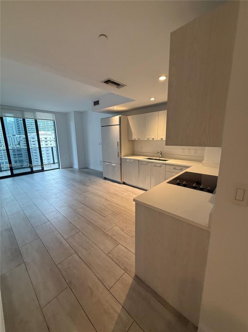 45 SW 9th St, Unit 1004, Miami, FL 33130 Photo