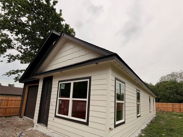 2201 N Lewis Place, Tulsa, OK 74110