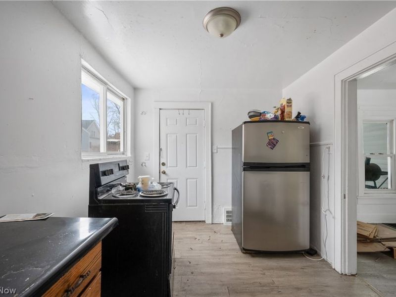 434 Matthews Street, Akron, OH 44306 Photo 8